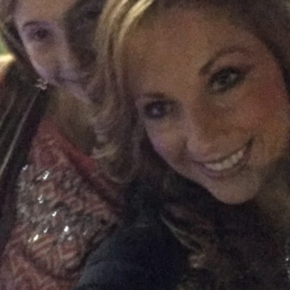 Meet your Posher, Monica - Picture 1 of 1